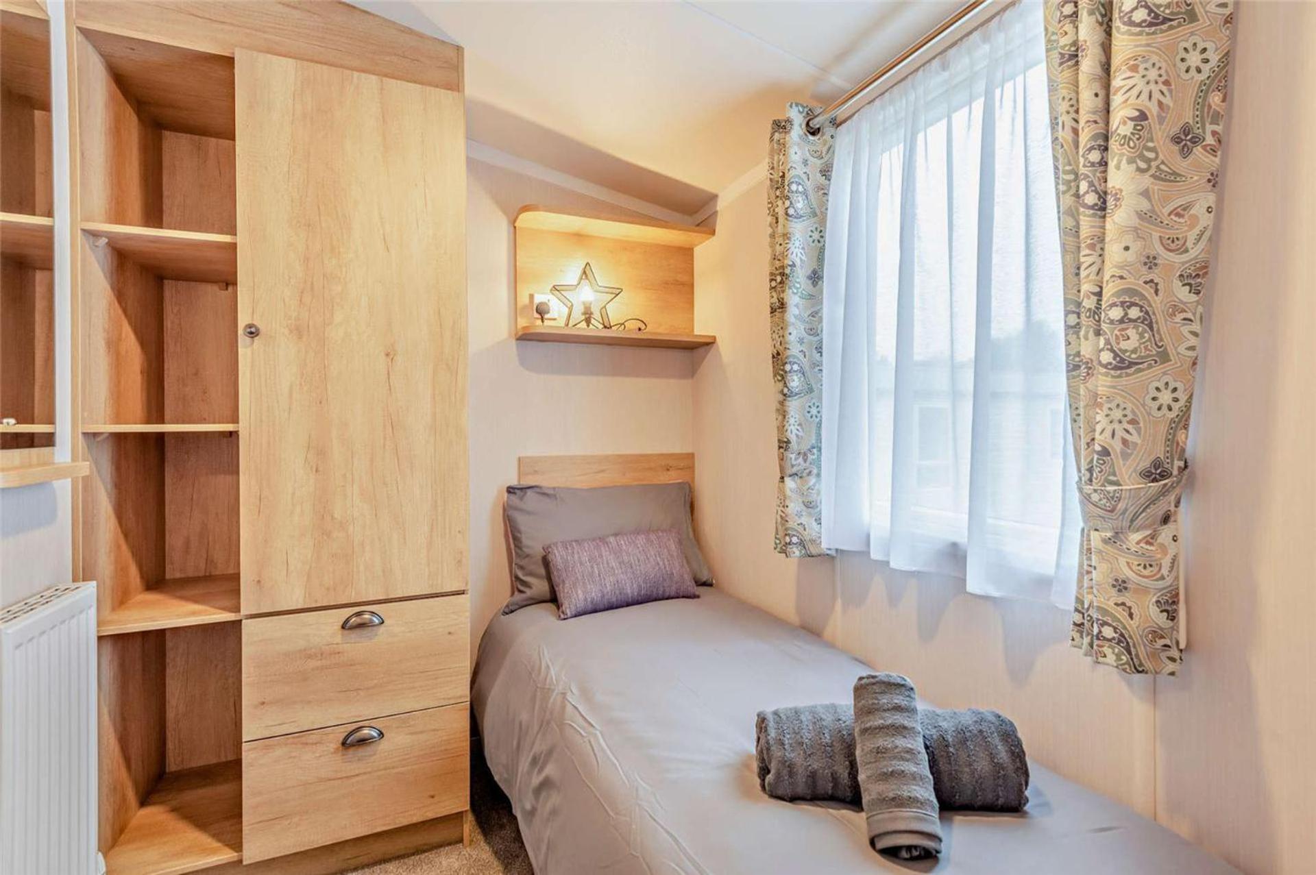 2 Bed 6 Berth In Shorefield Oakdene Dorset *